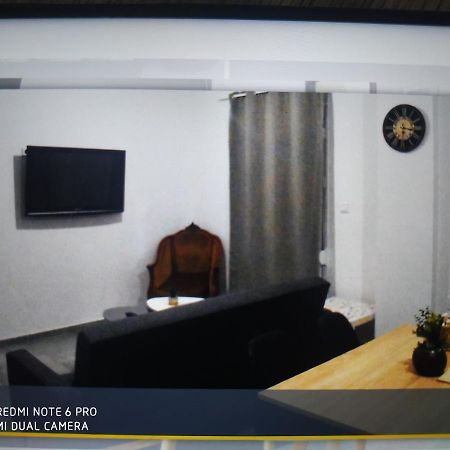 Minimal Apartment Καλαμάτα Εξωτερικό φωτογραφία
