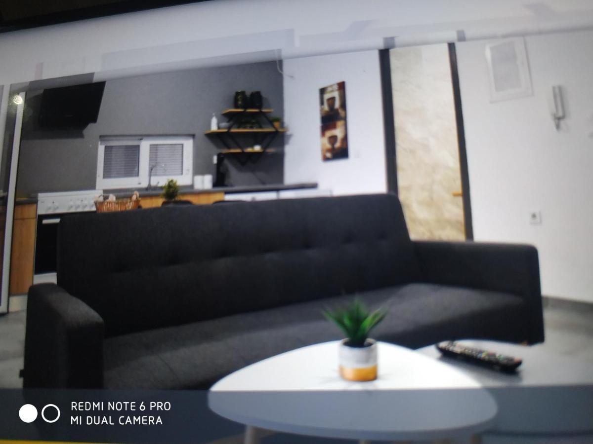 Minimal Apartment Καλαμάτα Εξωτερικό φωτογραφία