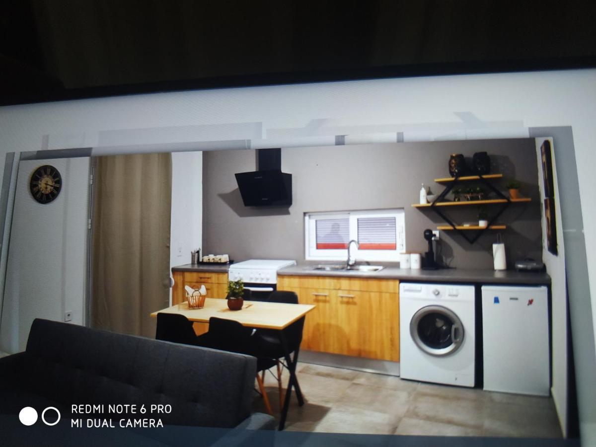 Minimal Apartment Καλαμάτα Εξωτερικό φωτογραφία
