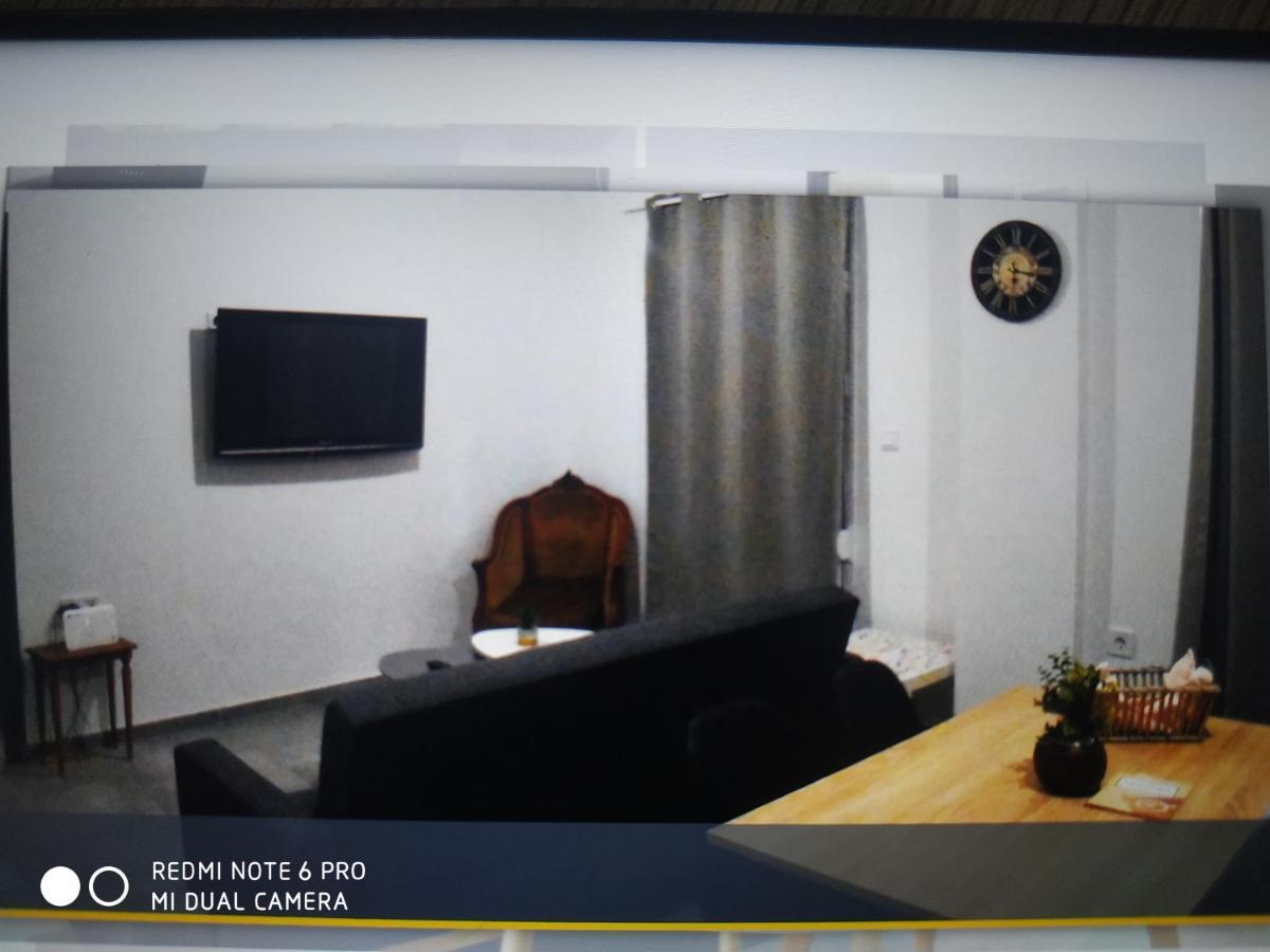 Minimal Apartment Καλαμάτα Εξωτερικό φωτογραφία